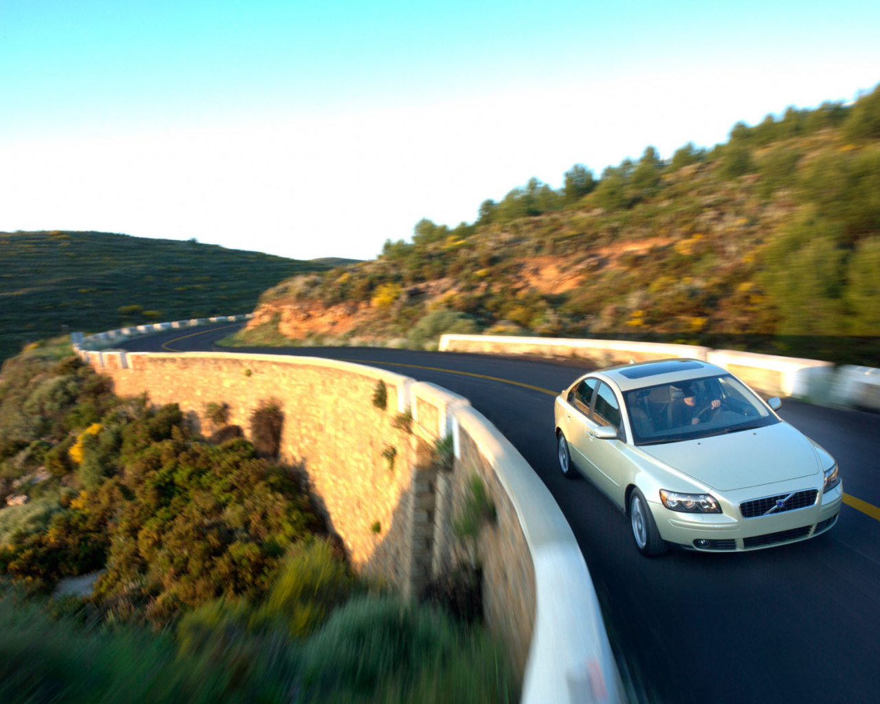 Надежная машина Volvo s40