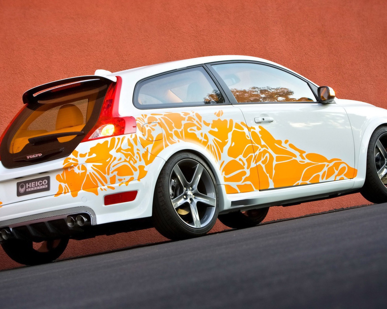 Разрисованный автомобиль