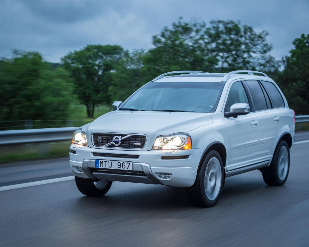 Новый автомобиль Volvo  xc90 2014