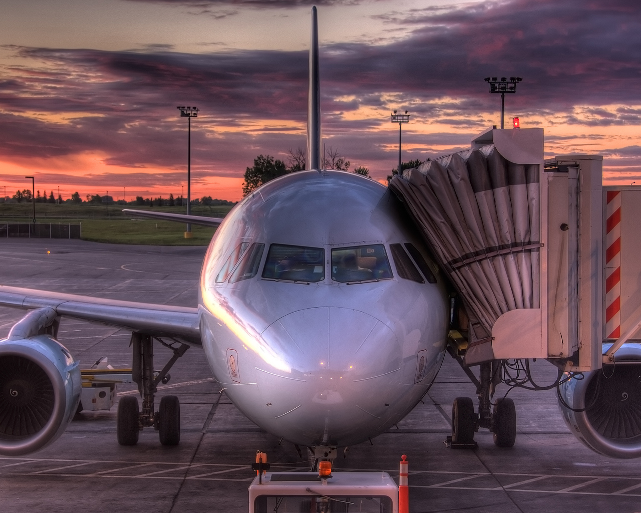 Самолет на обслуживании