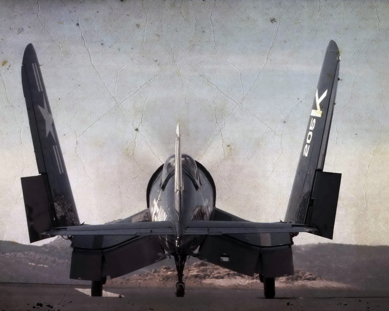 Самолет со складными крыльями