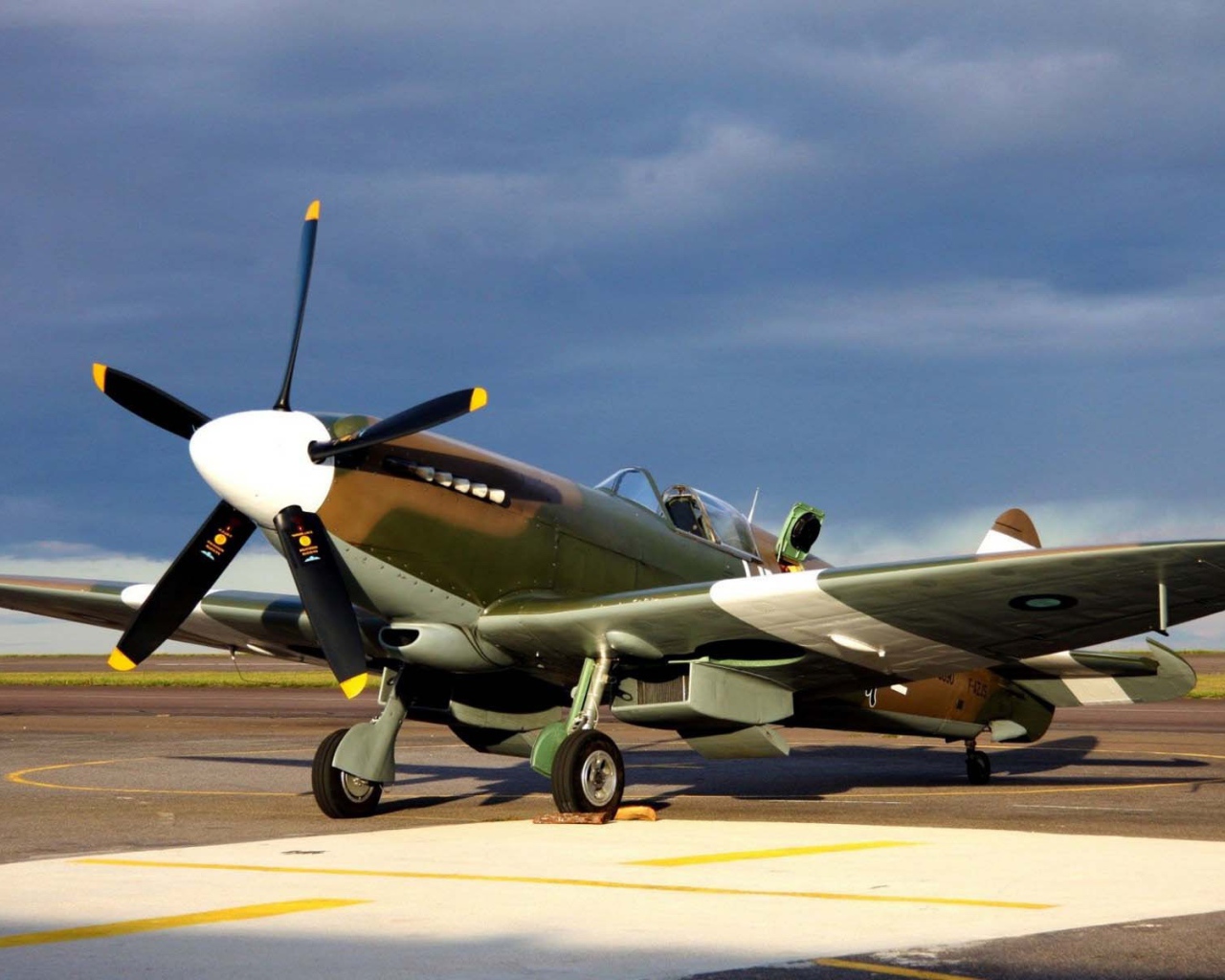 Английский ретро самолет