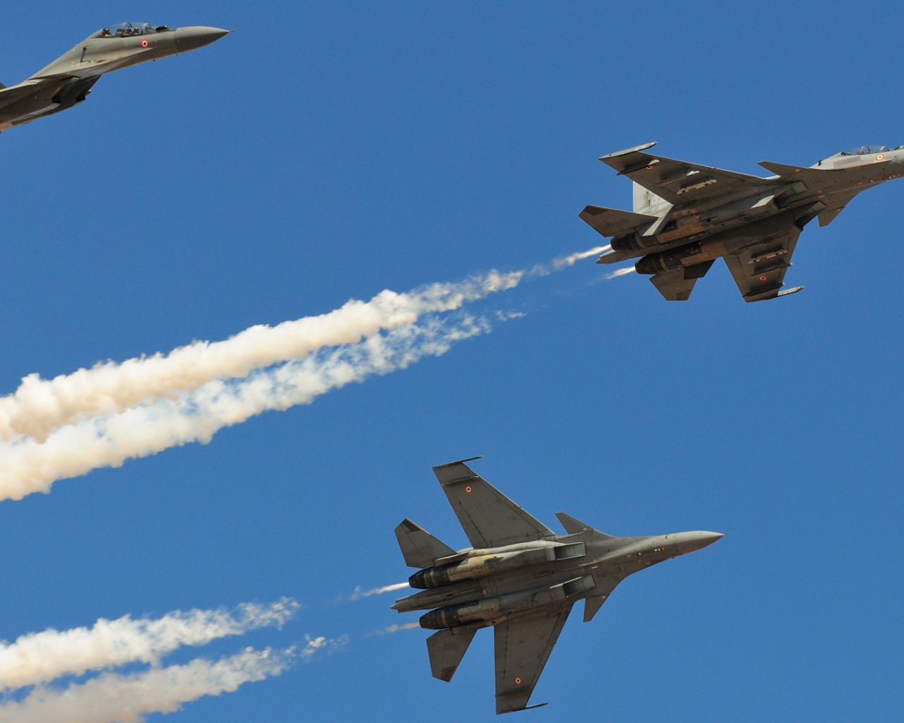 Выхлоп истребителей