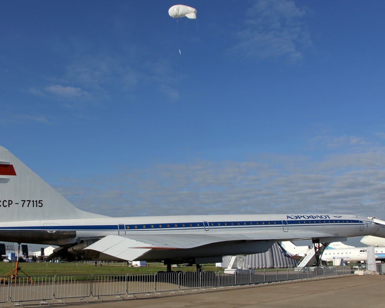 Выставка самолетов