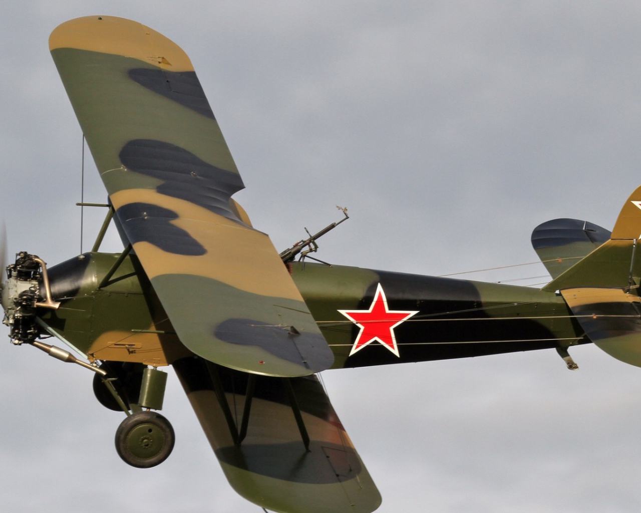 Полет одномоторного самолета