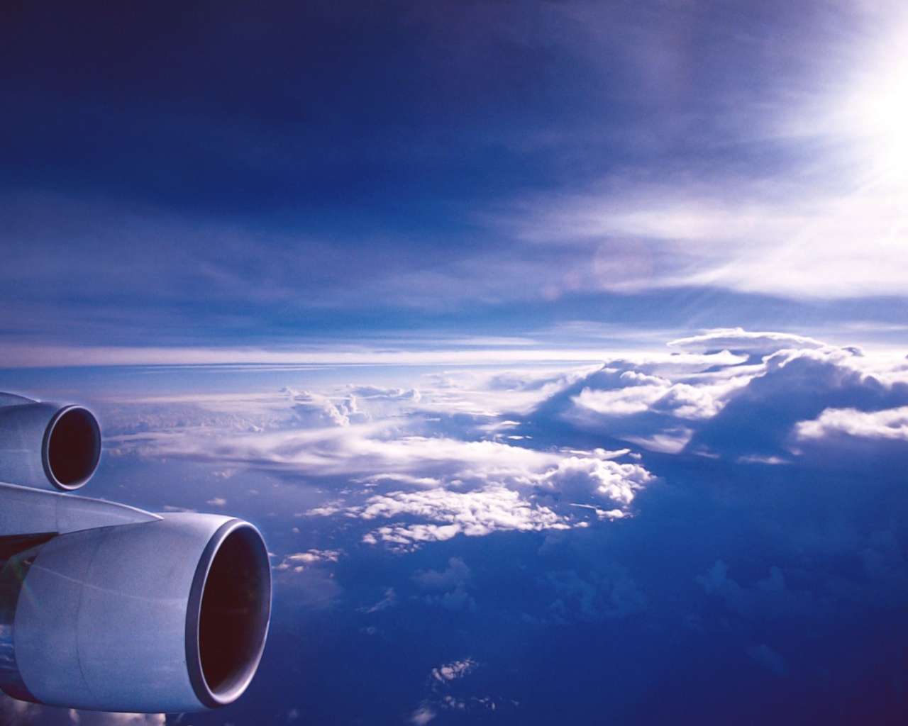 Полет над облаками