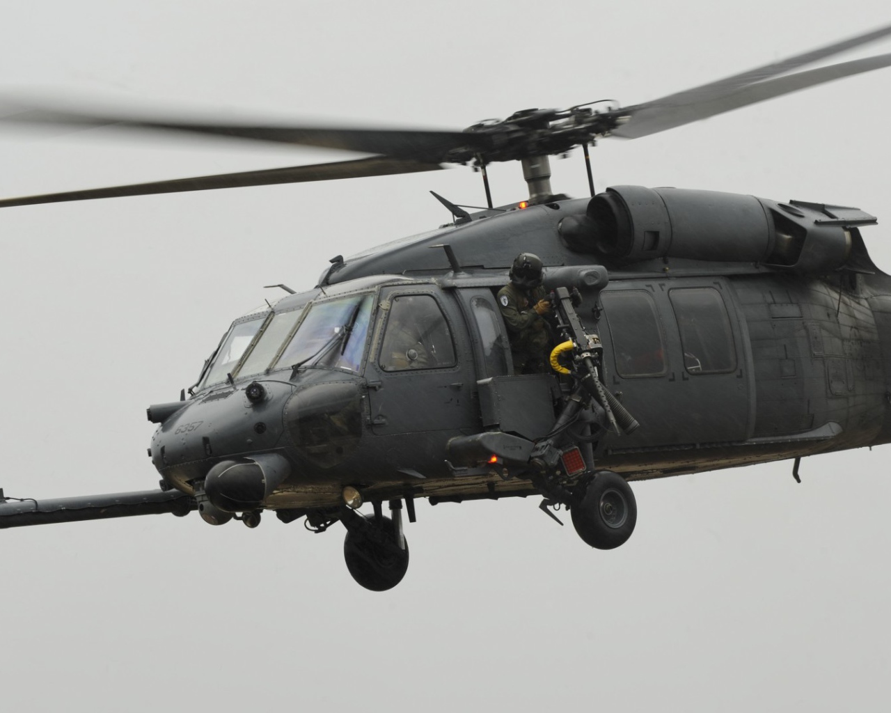 Вертолет на боевом задании