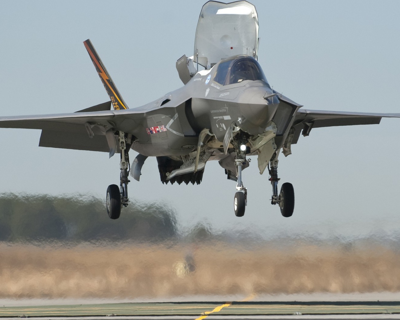 Военный самолет F-35