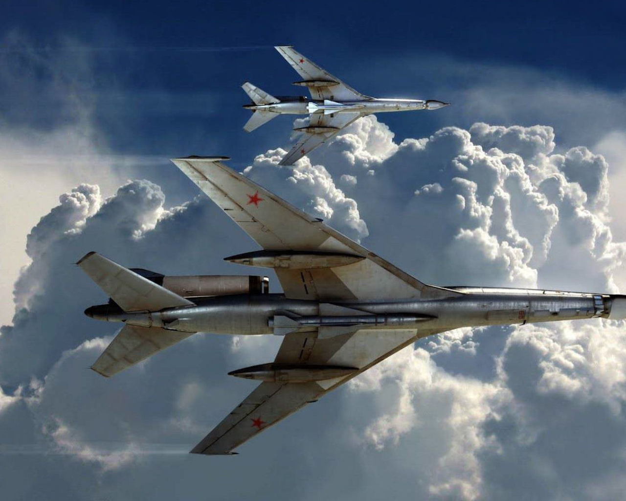 Военный самолет ТУ-22