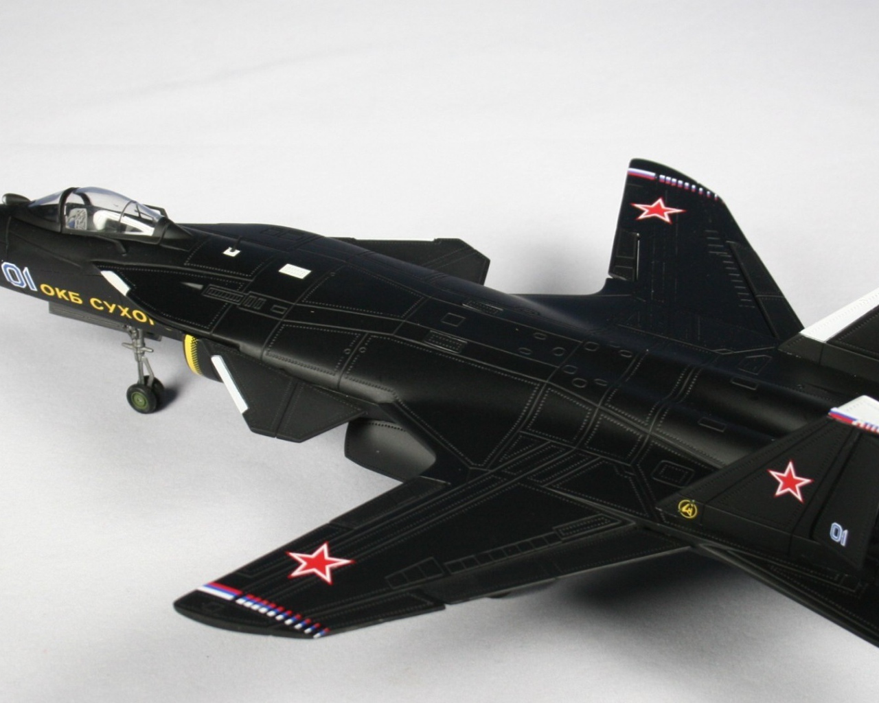 Модель нового истребителя