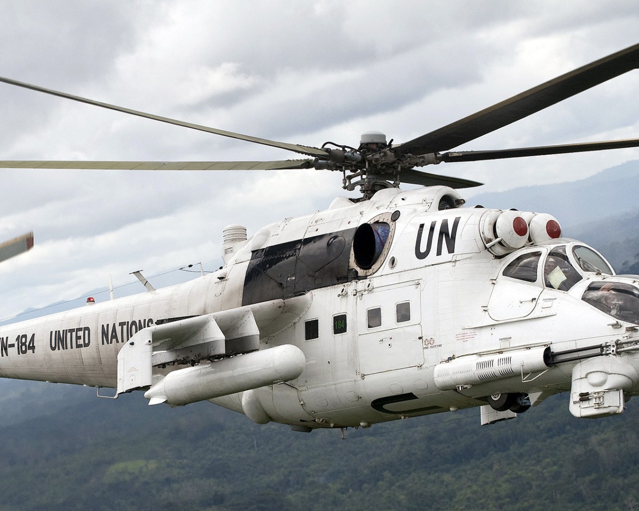 Российский вертолет МИ-21