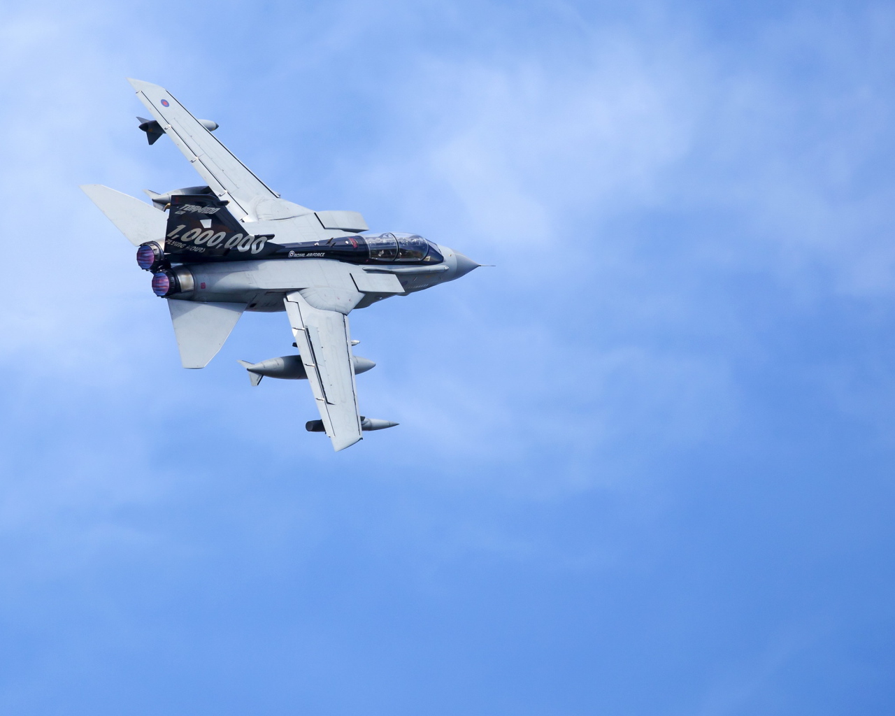 Самолет торнадо