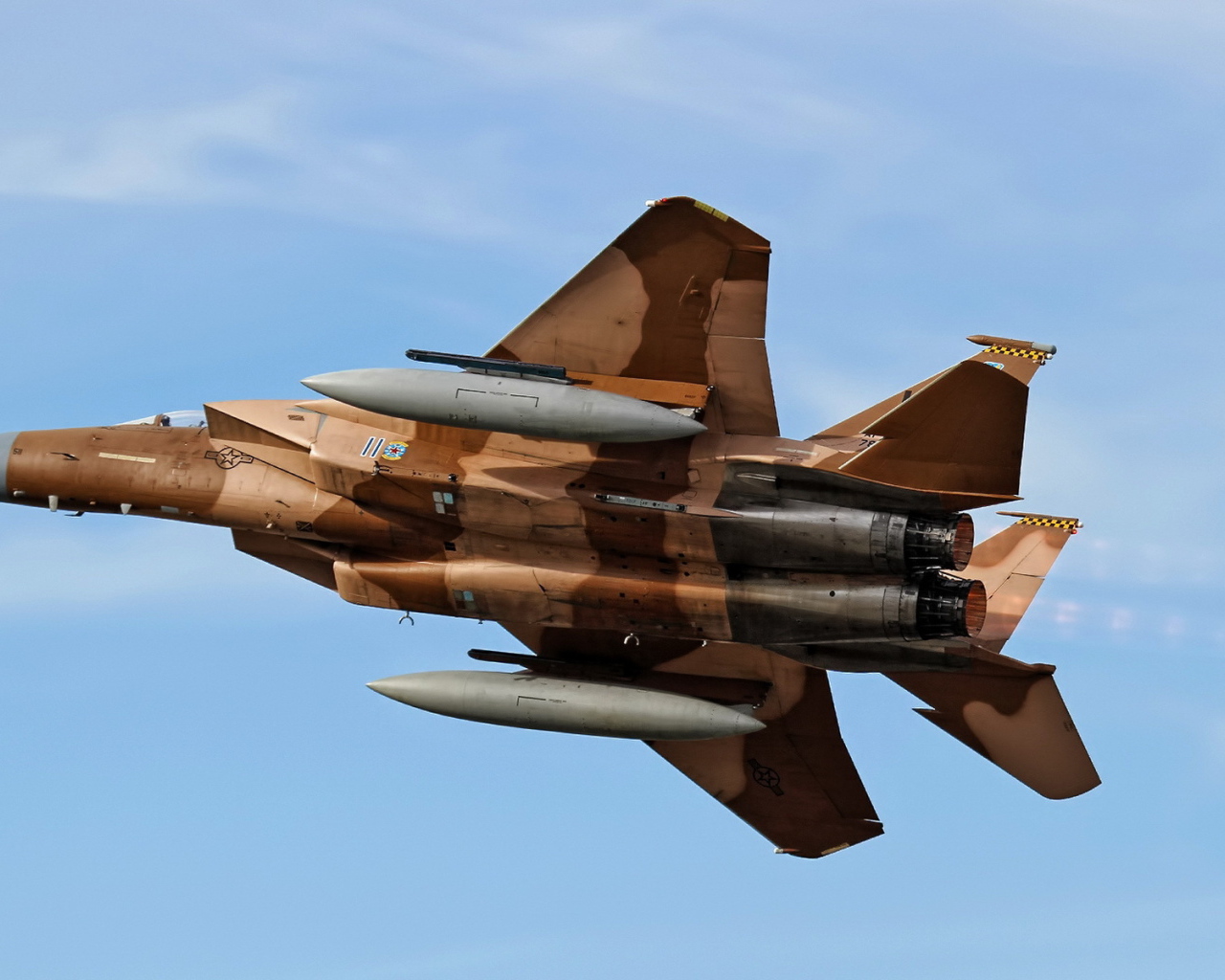 Военный самолет Ф-15