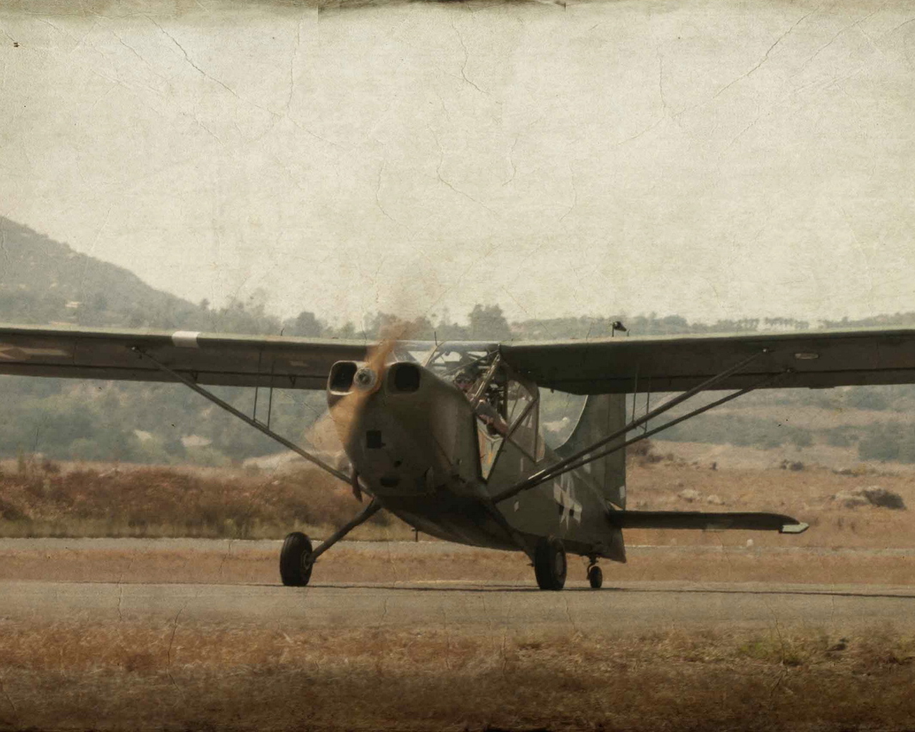 Старый легкий самолет