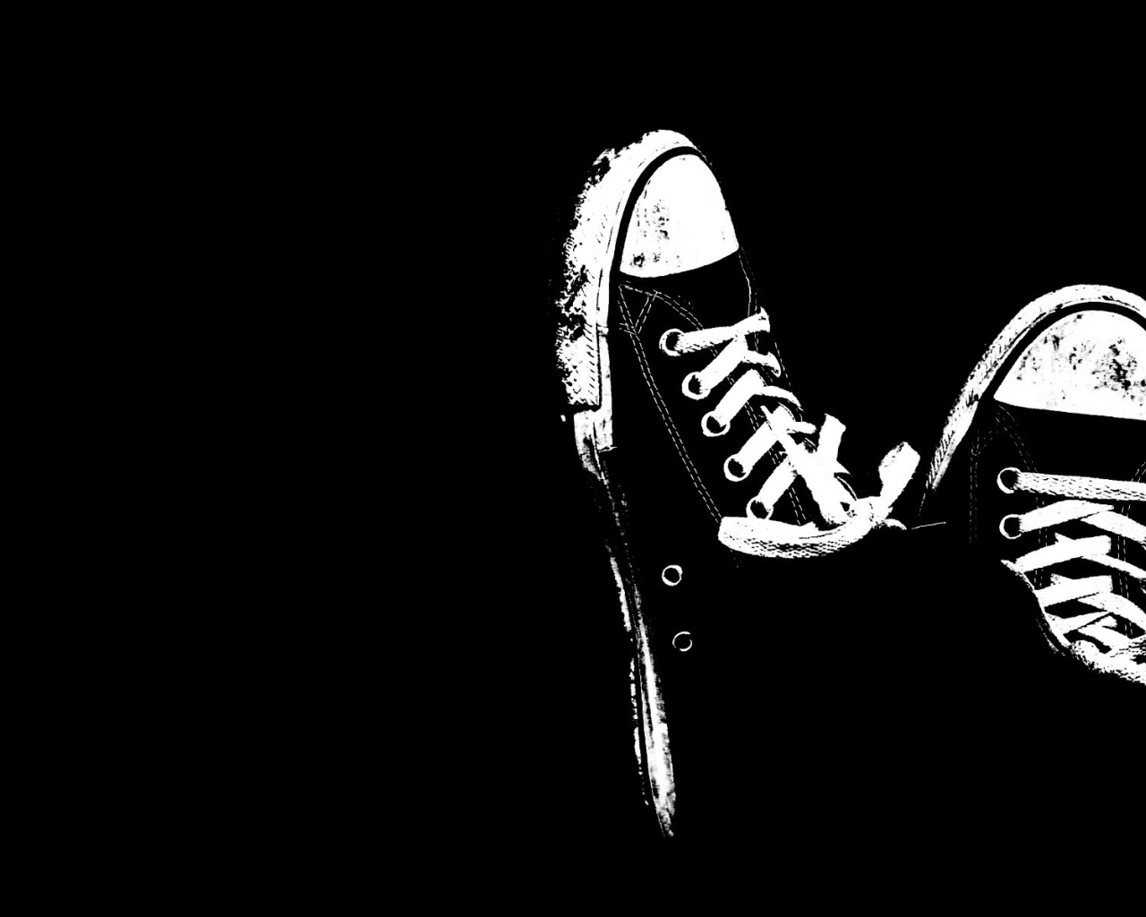 Черные обои с кедами