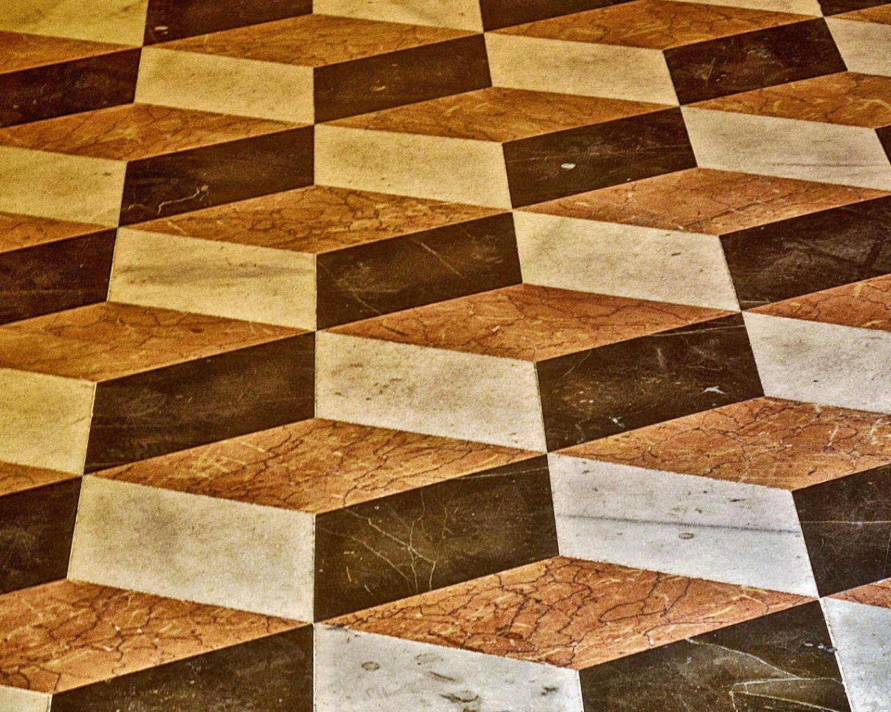 Плитка коричневая