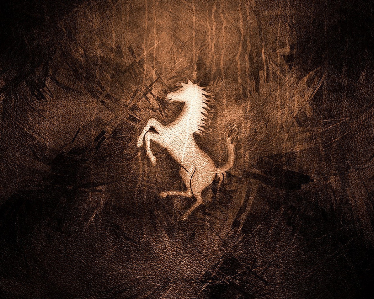 Bысеченая на камне лошадь