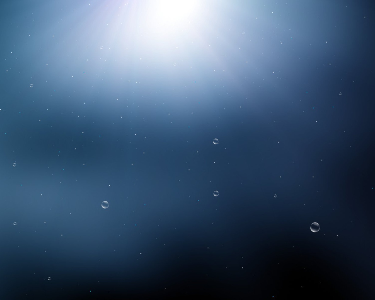 Капли в синем свете