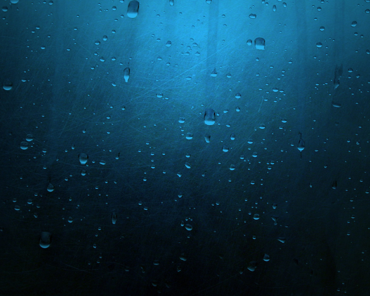 Капли на синем стекле
