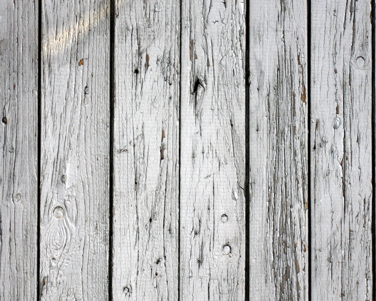 Крашеное дерево