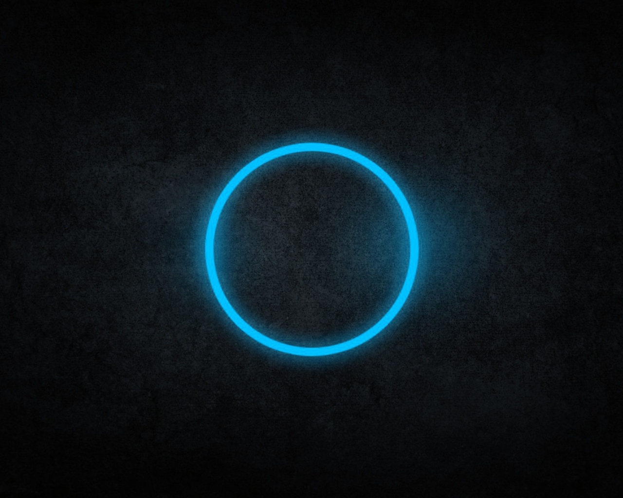 Черные обои и голубой круг