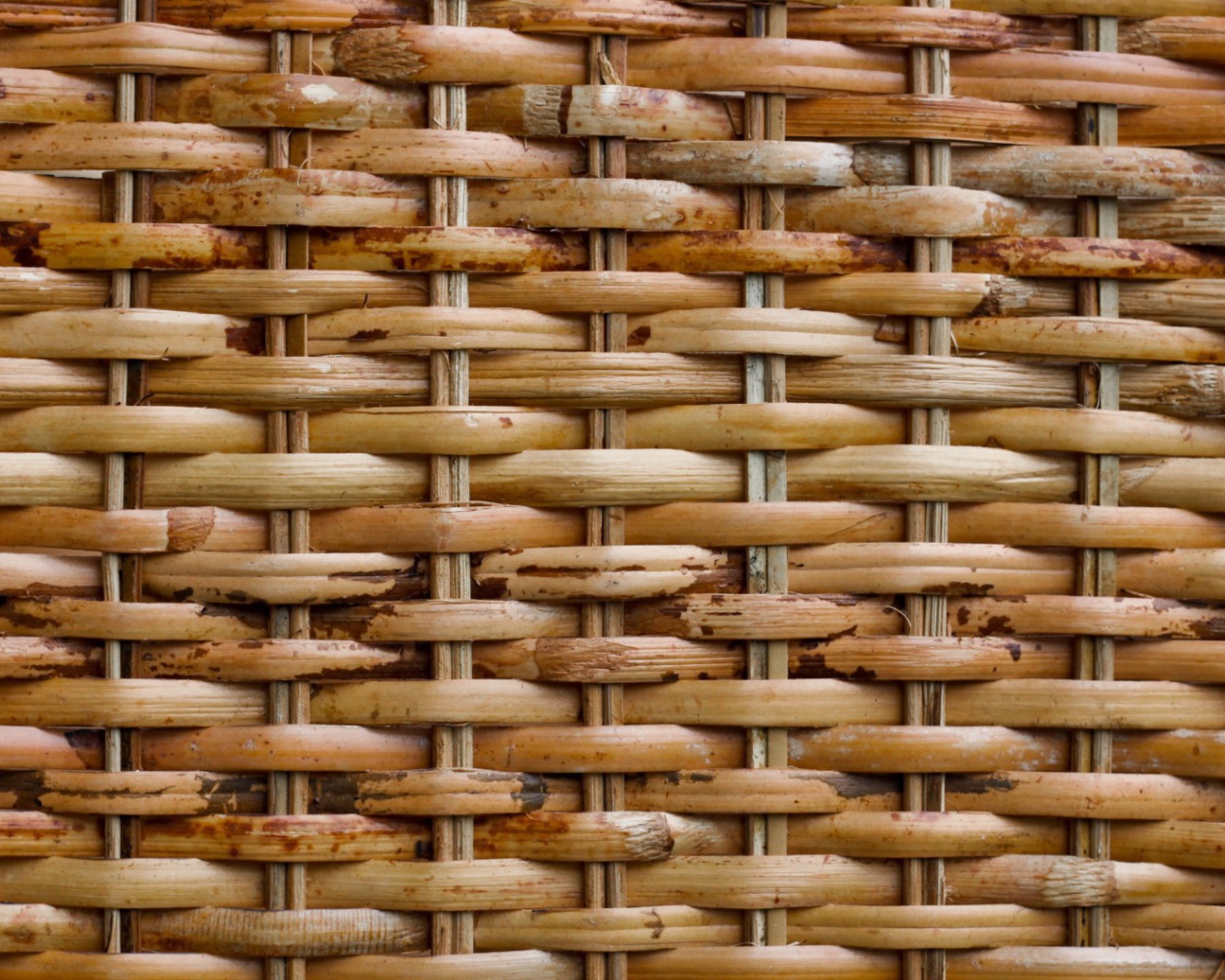 Плетенная корзина