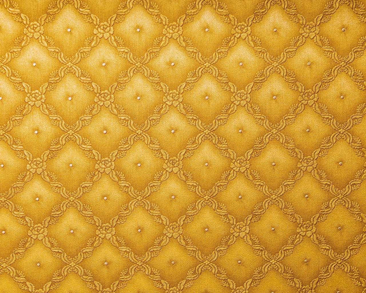 Желтый гобелен