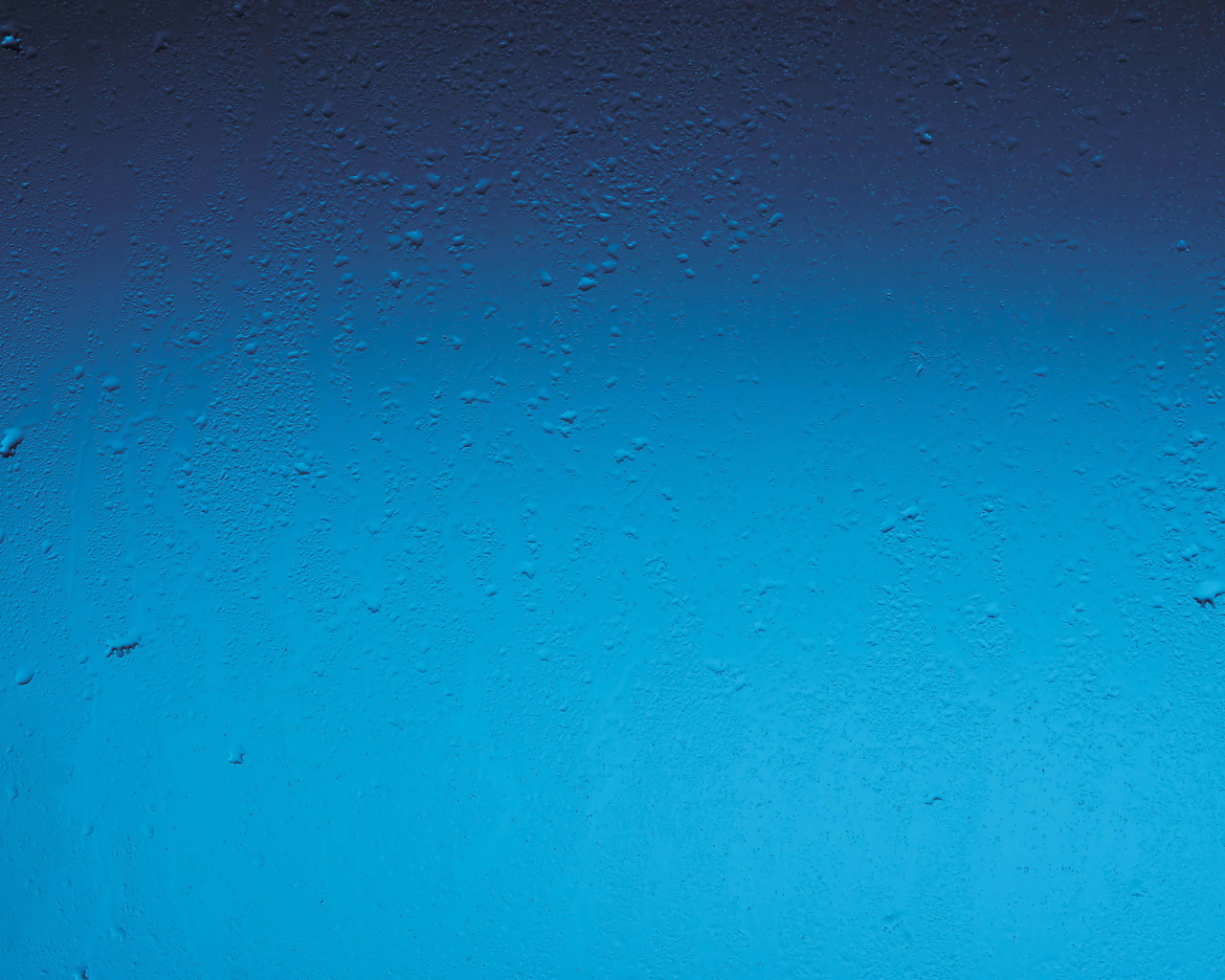 Капли на синем окне