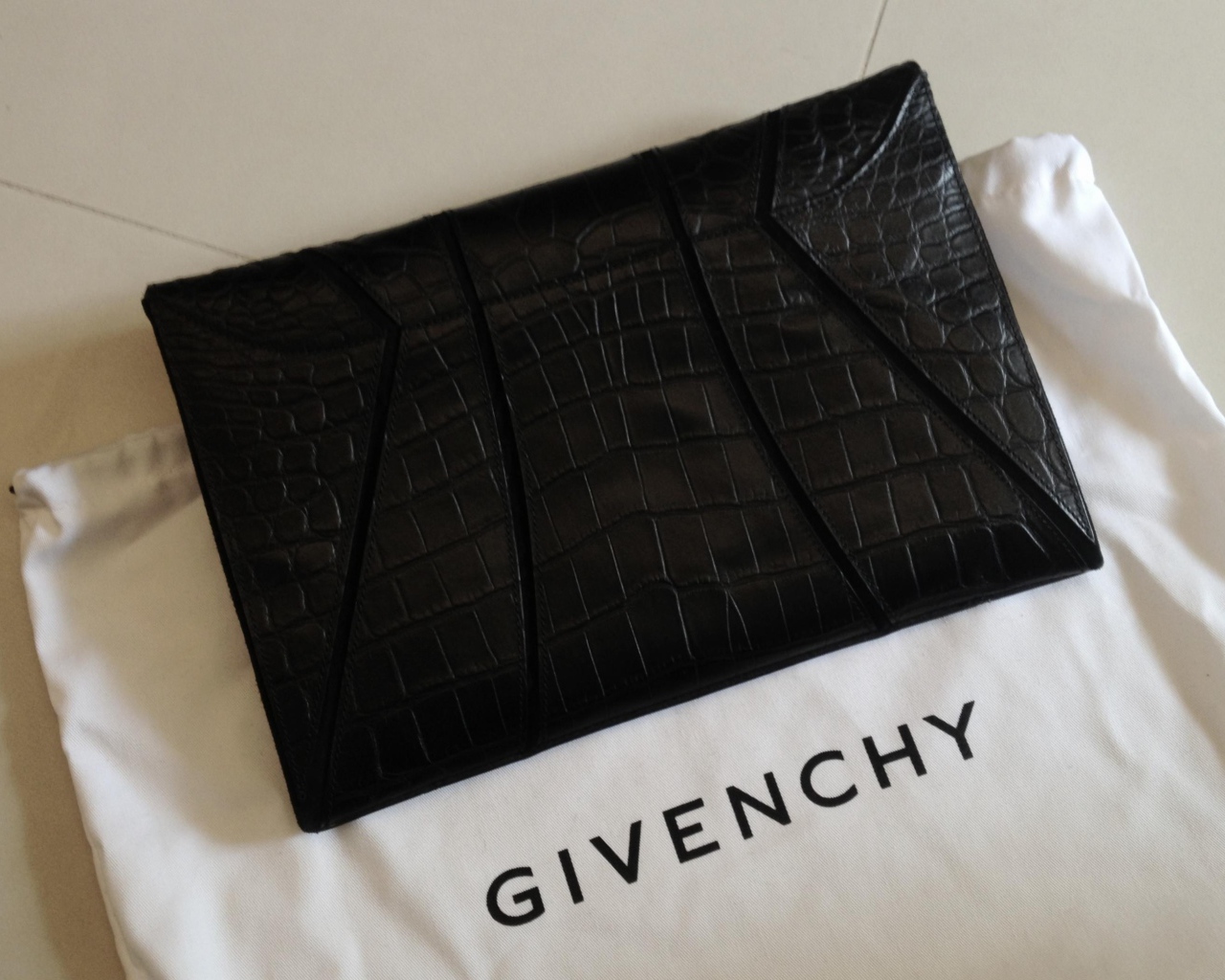 Сумка клатч от Givenchy
