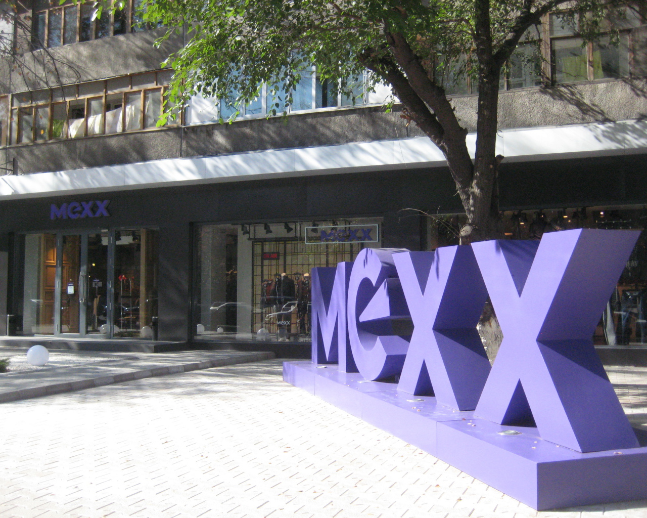 Модный магазин MEXX