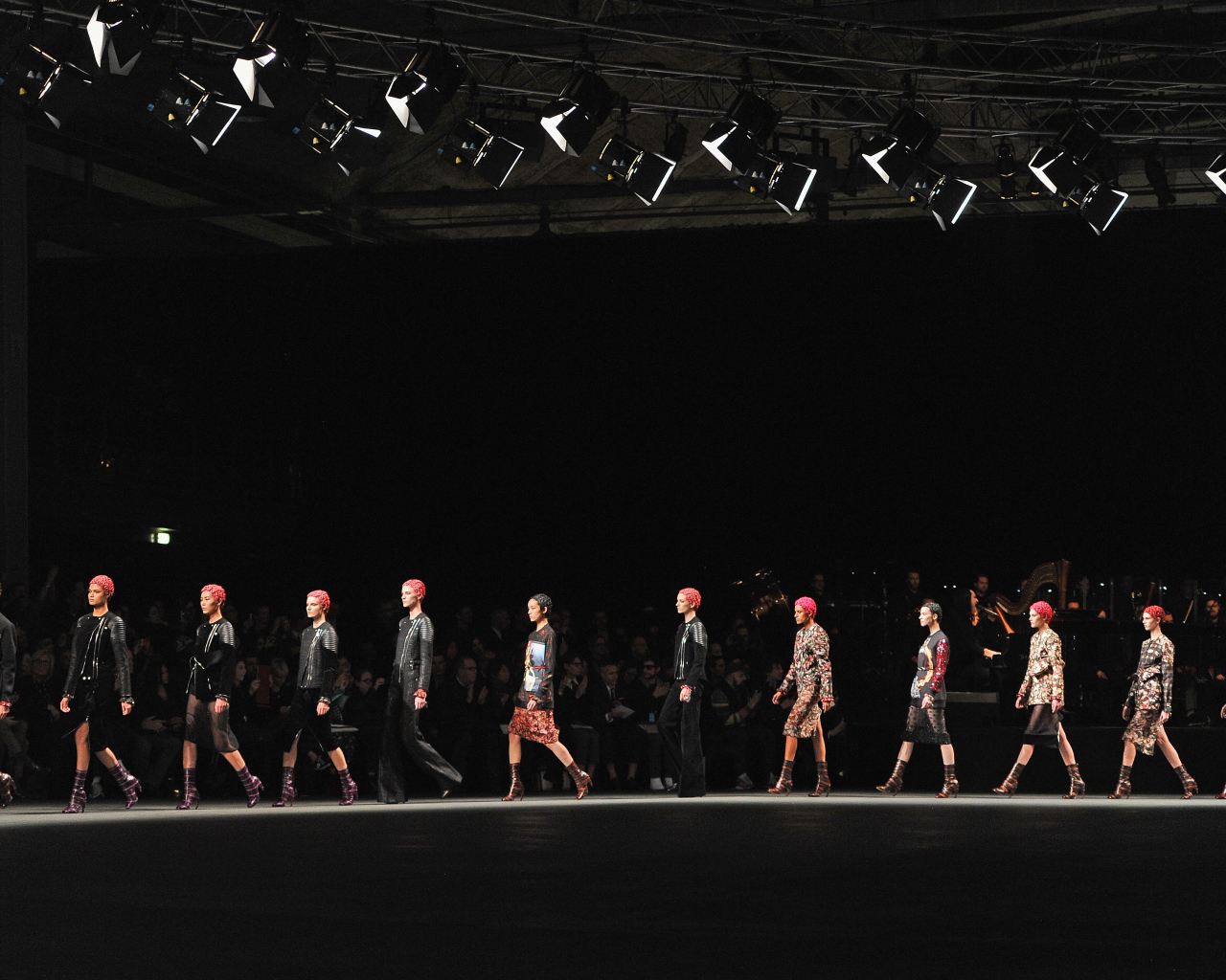 Показ мод Givenchy