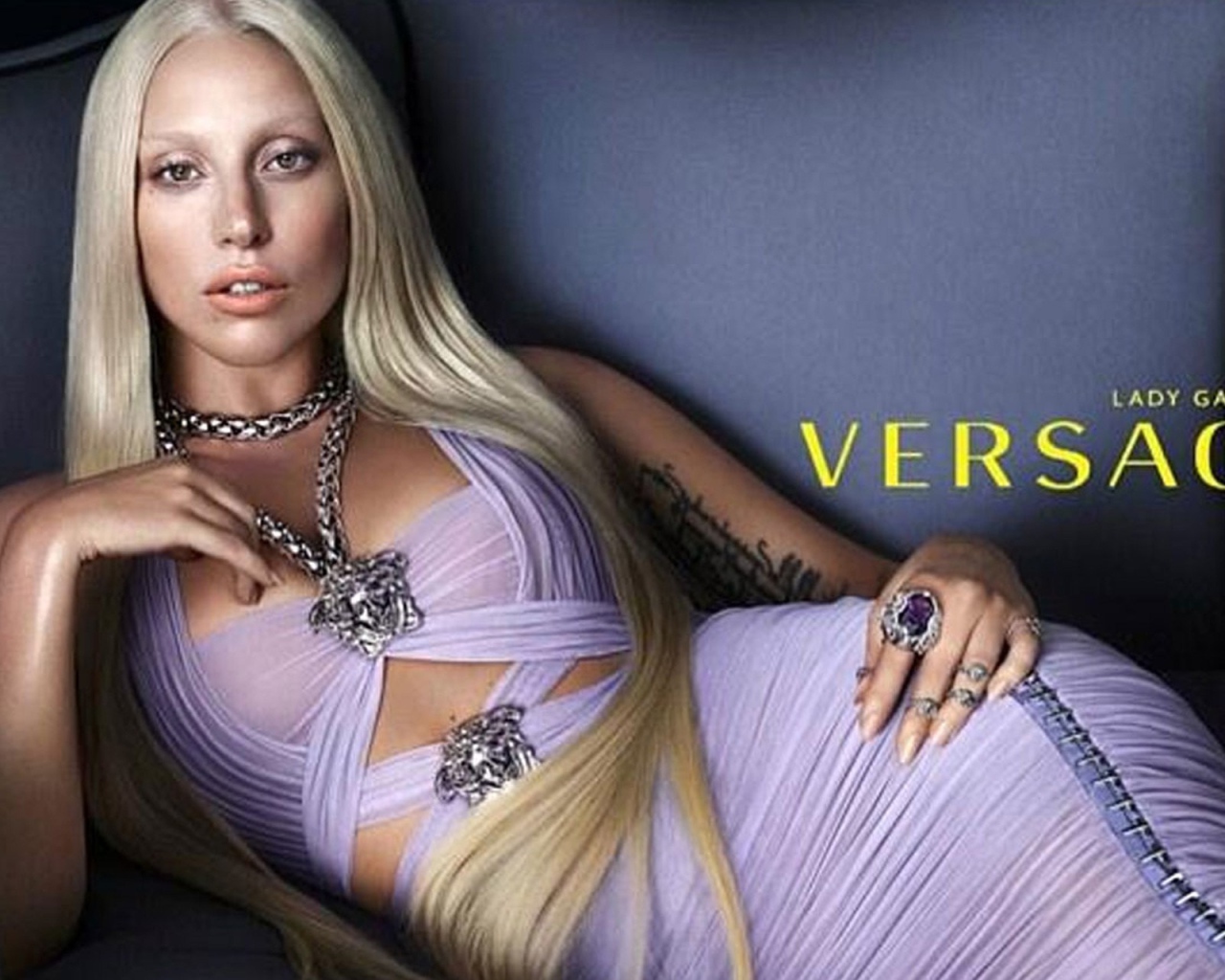 Леди Гага для Versace