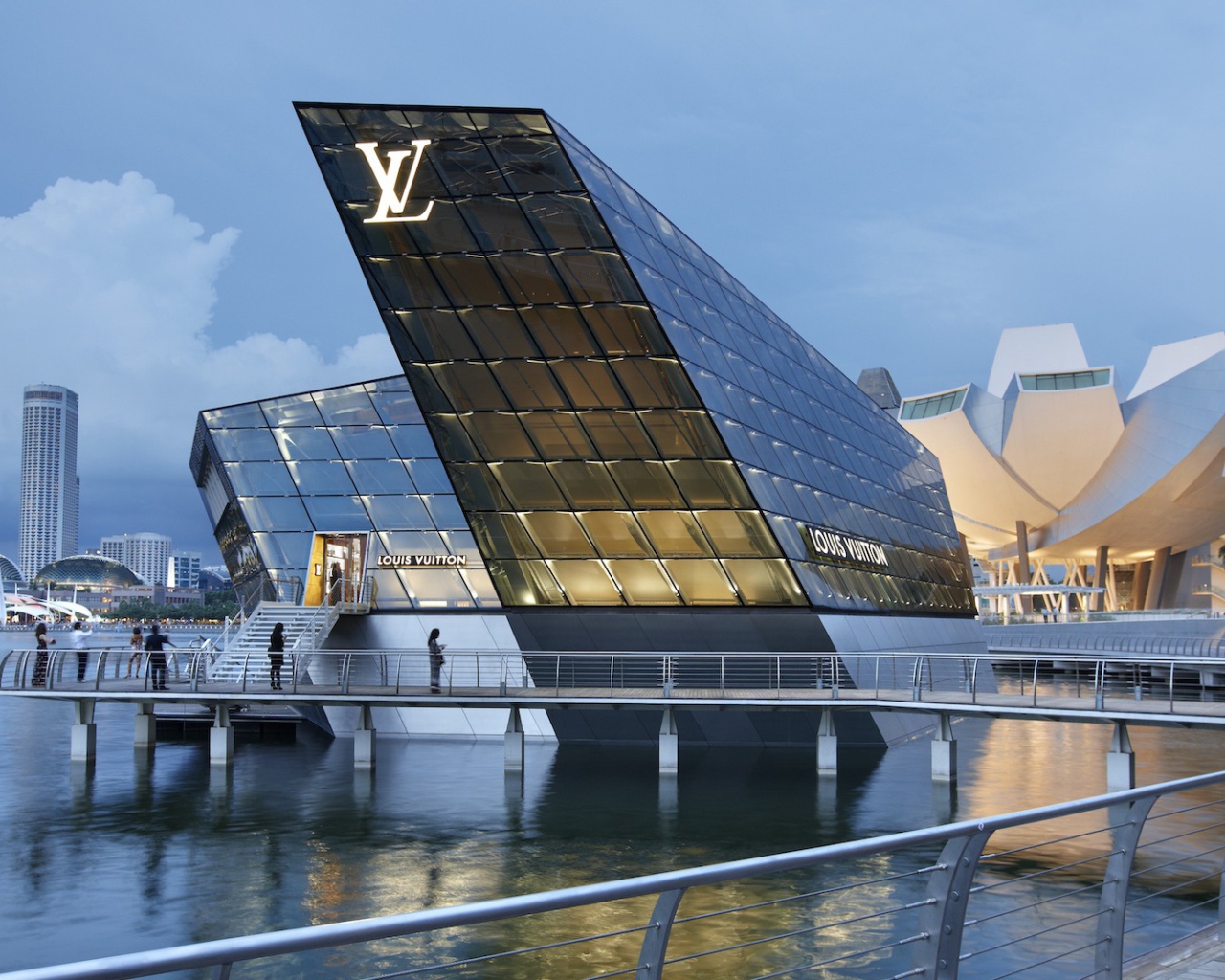 Остров Louis Vuitton