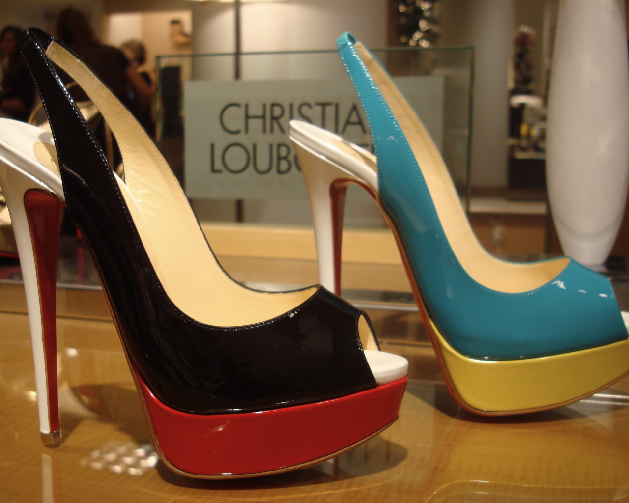 Обувь от Christian Louboutin