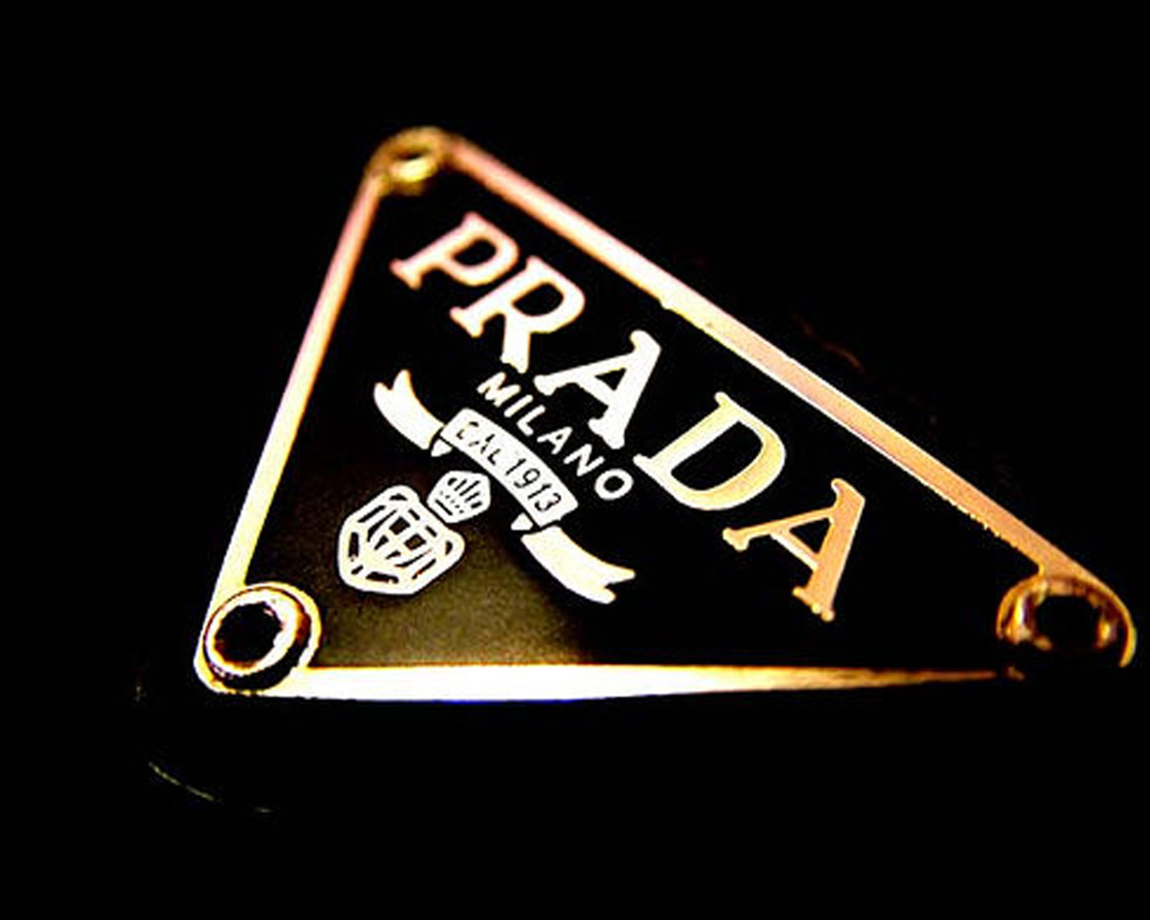 Символ бренда Prada