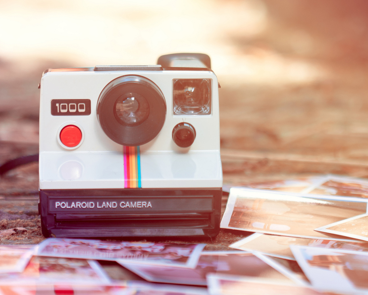 Ретро фотокамера полароид
