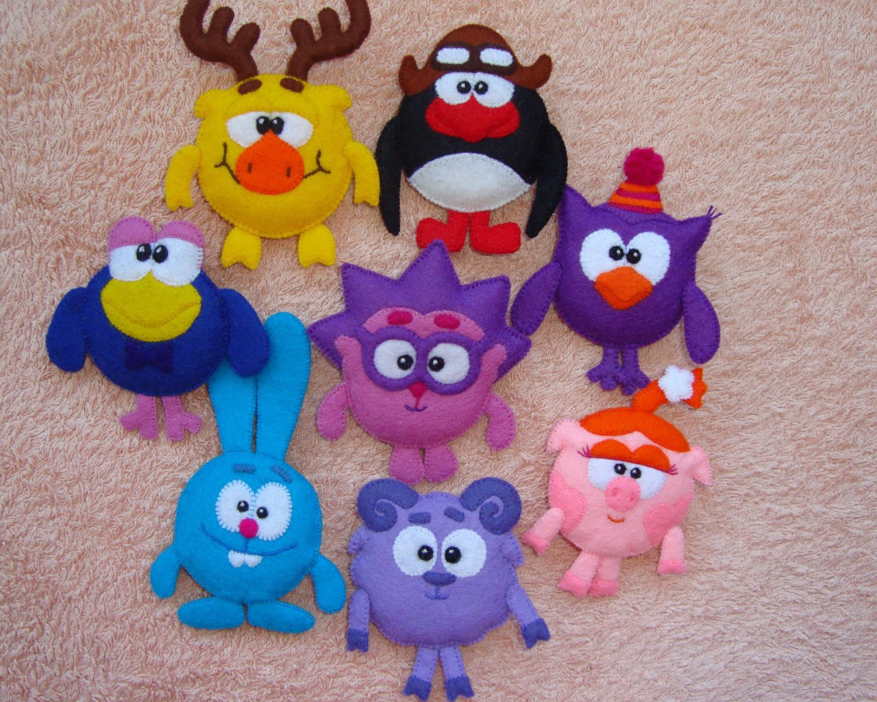 Фигурки героев мультфильма Смешарики