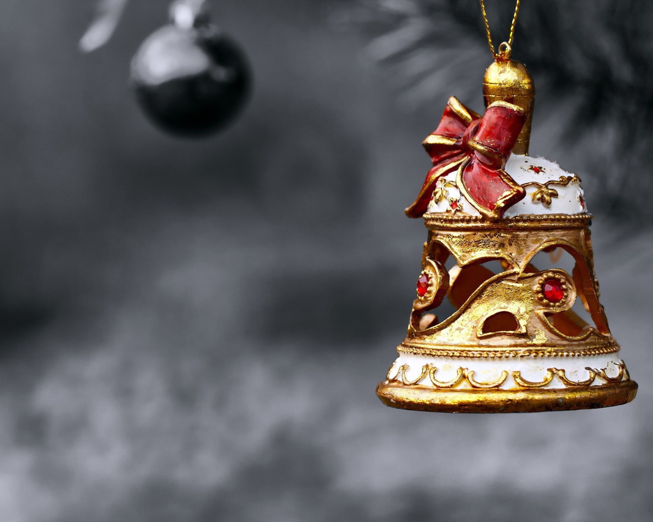 Новогодний колокольчик