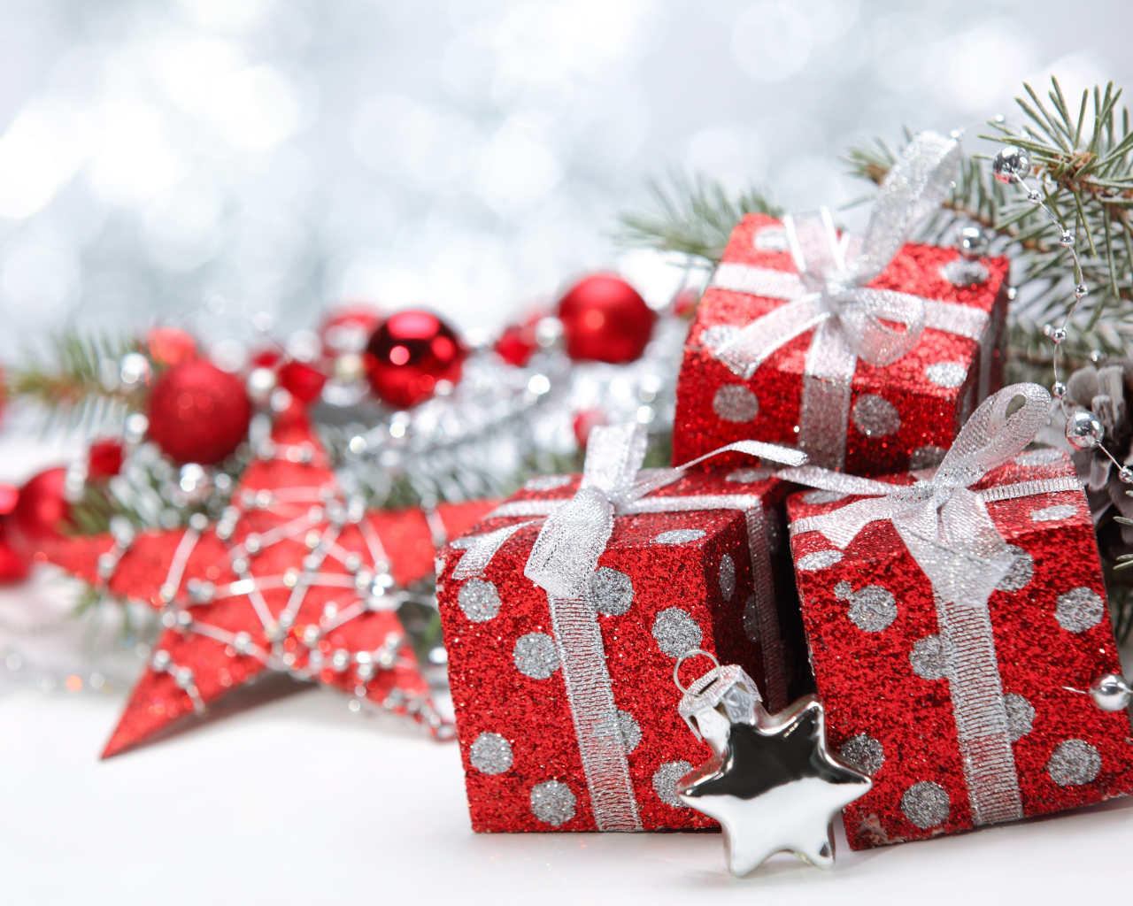 Красные подарки