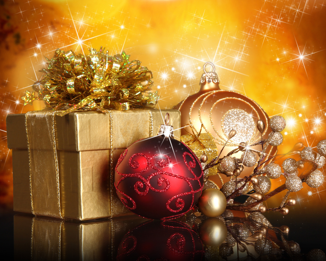 Рождественский подарок и игрушки