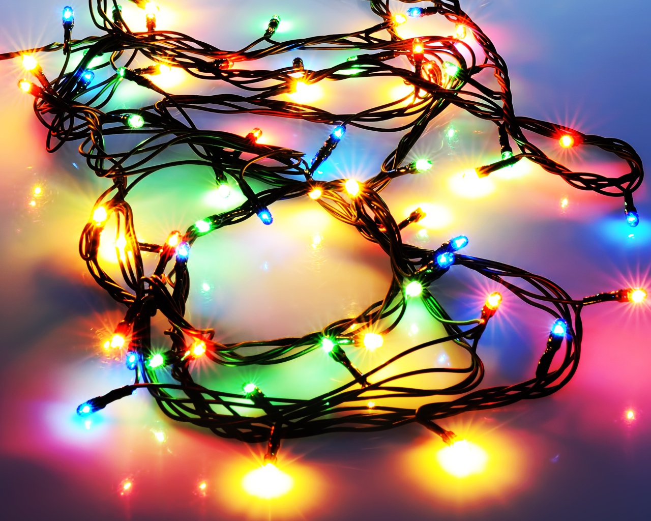 Разноцветная гирлянда