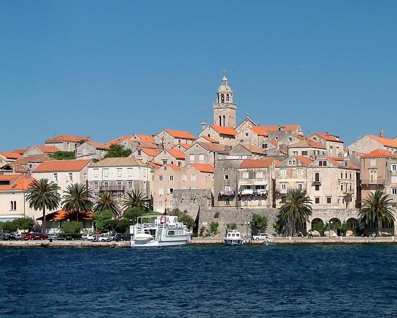 Город у моря