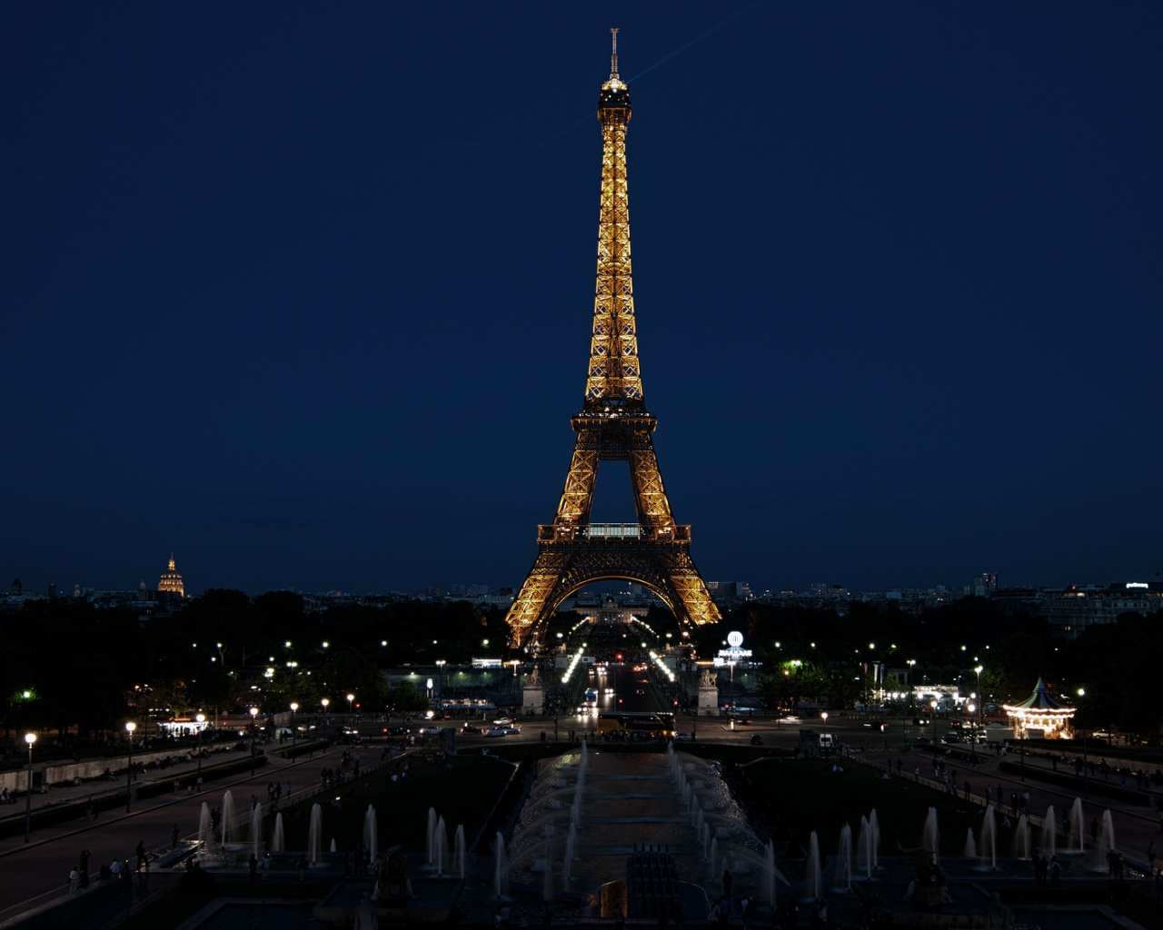 Ночной Париж