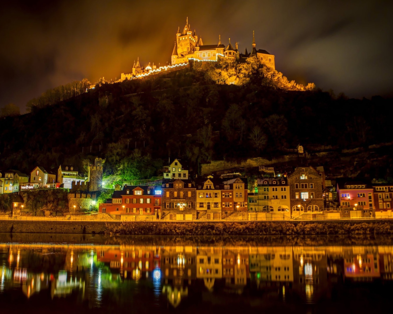 Крепость на горе