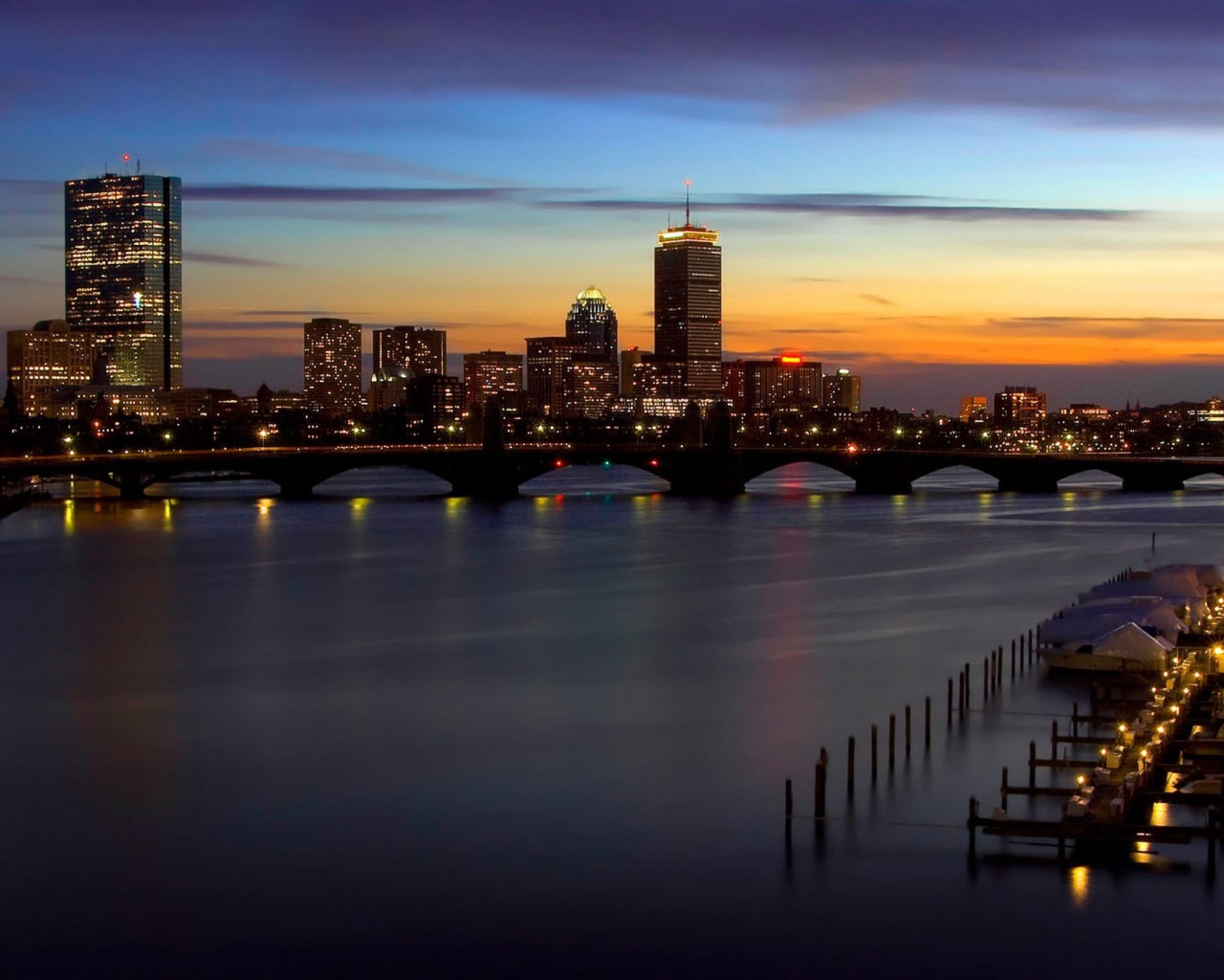 Город Бостон на закате