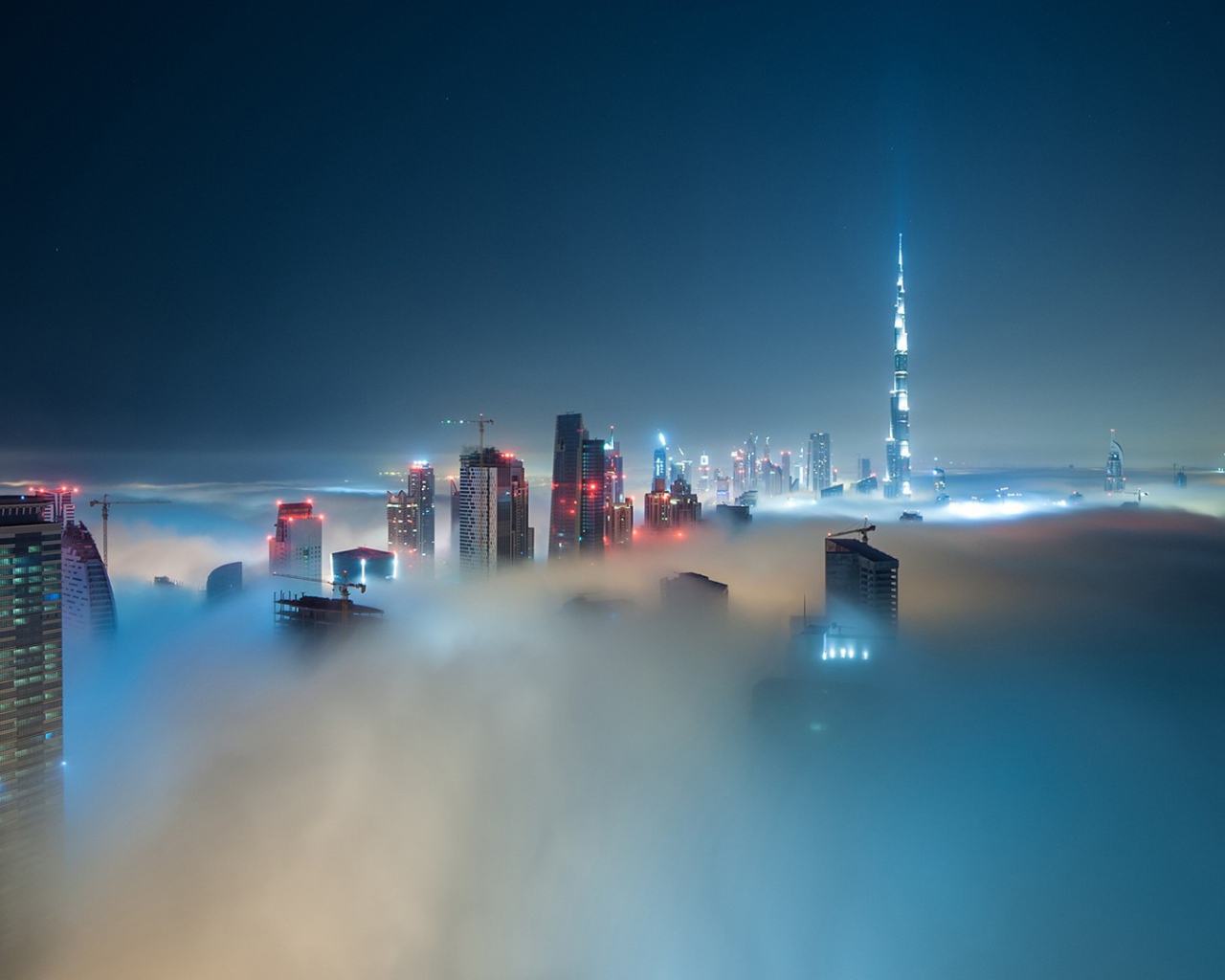 Дубай в тумане