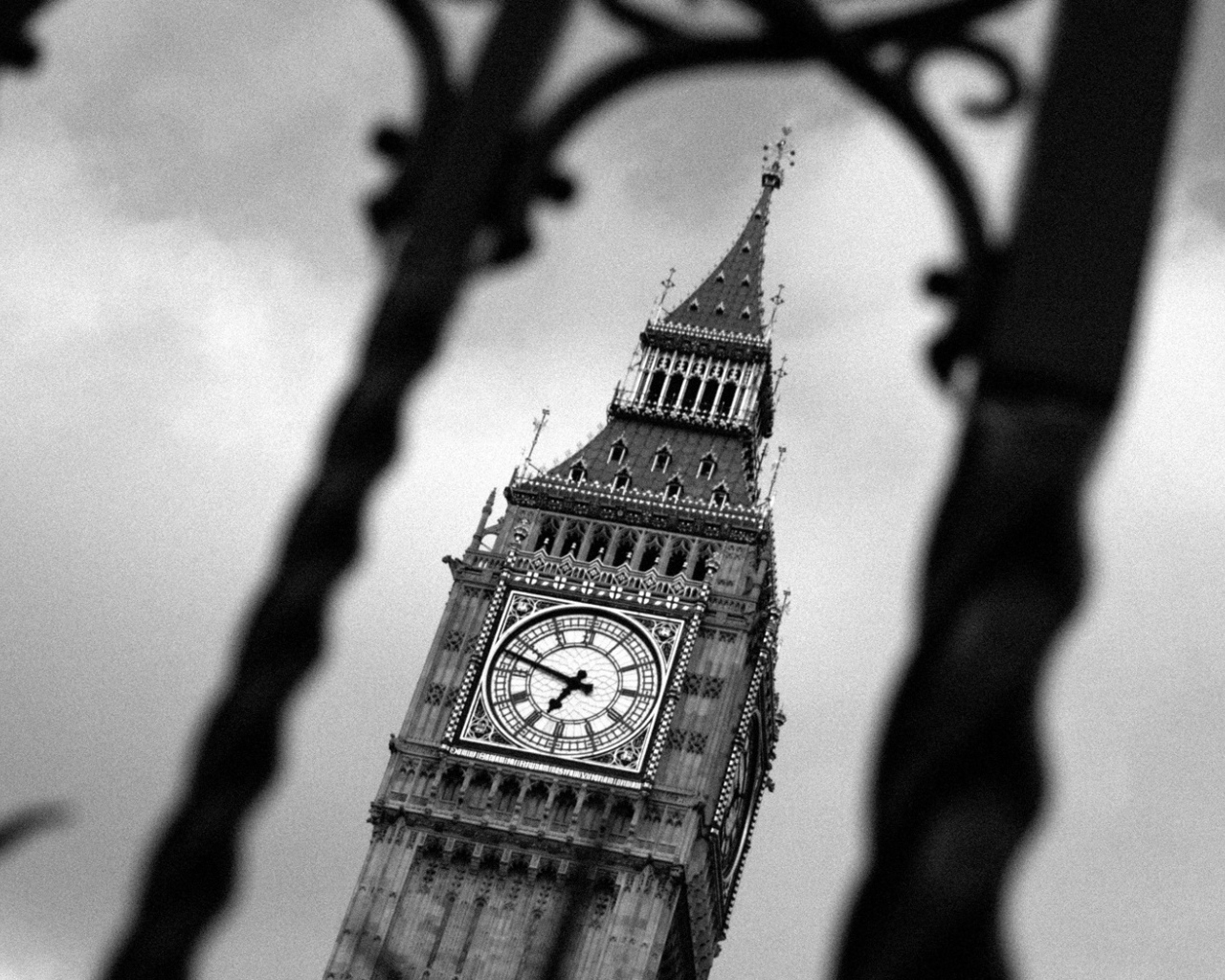 Монохром Биг бен 