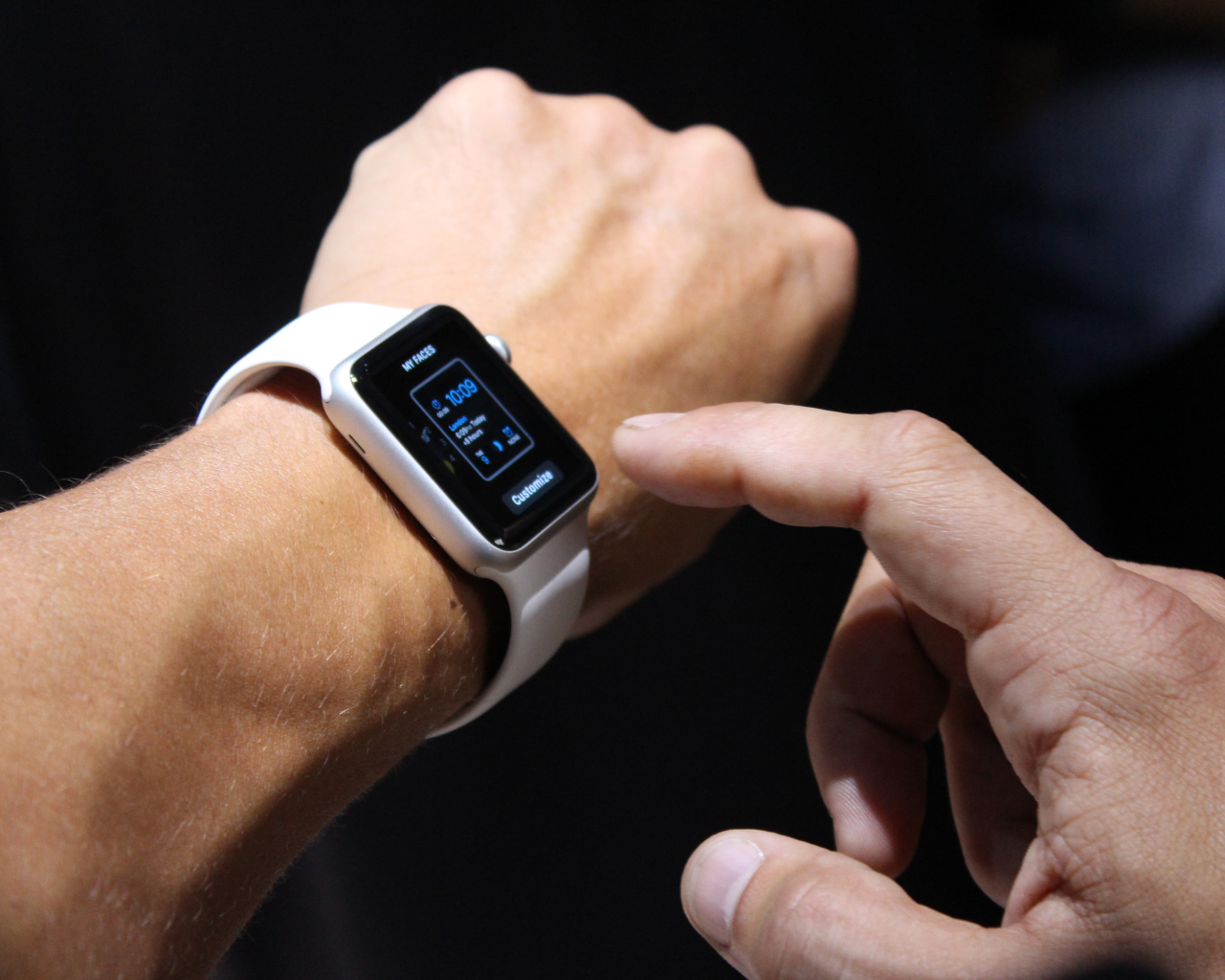 Управление смартчасами Apple Watch