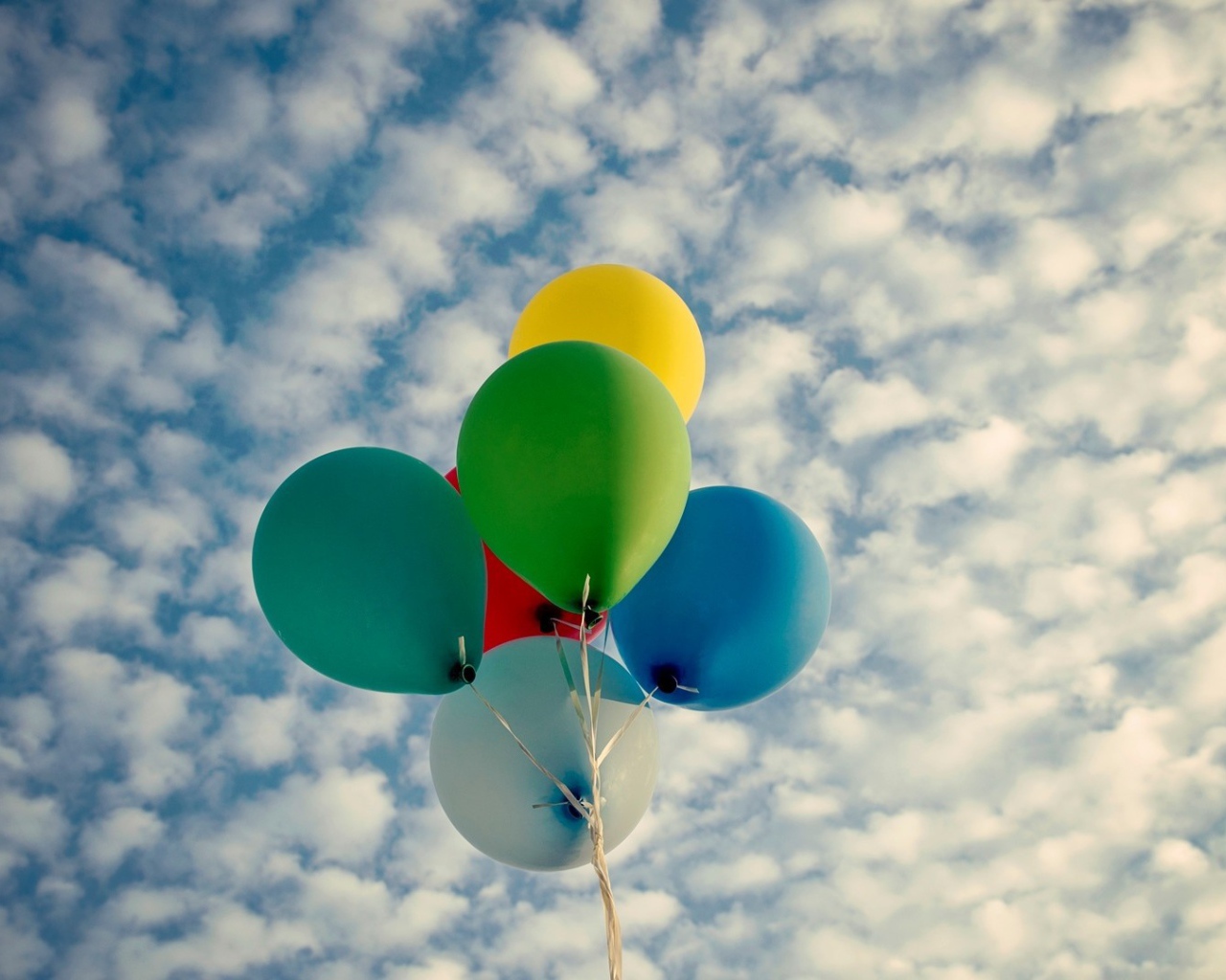 Воздушные разноцветные шары