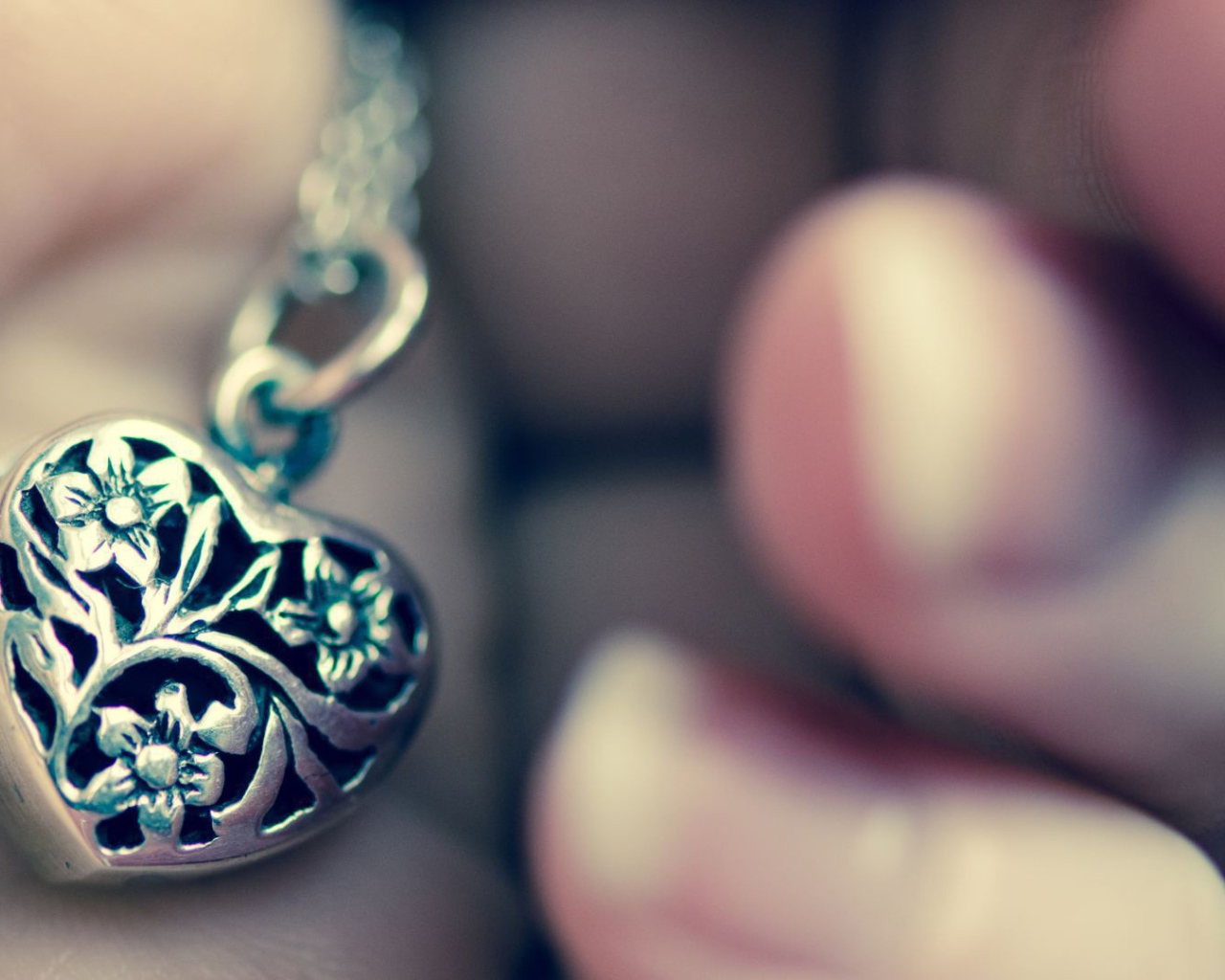 Амулет сердечко